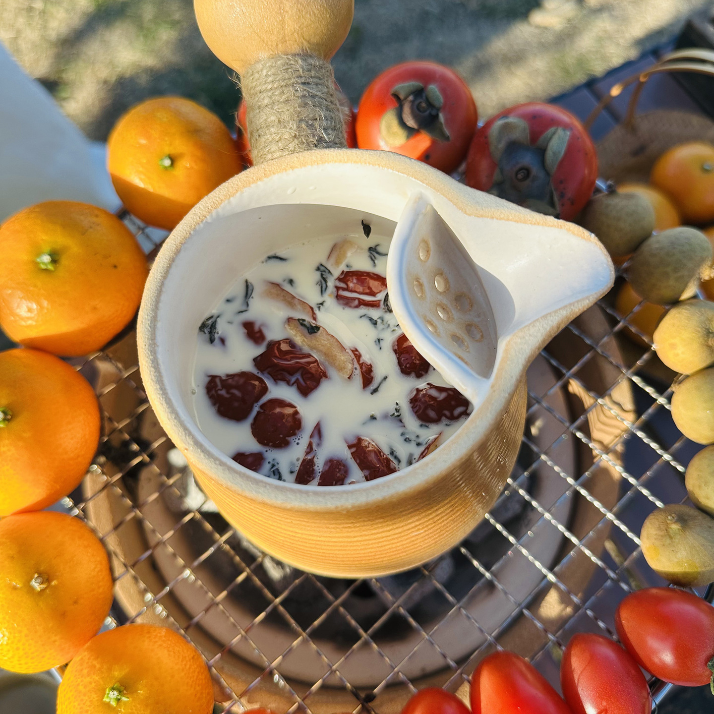 Winter Indoor Tea Brewing Set with a New Style Canister Milk Frother Tea Maker for Family Gatherings Around the Stove, Suitable as a Business Gift