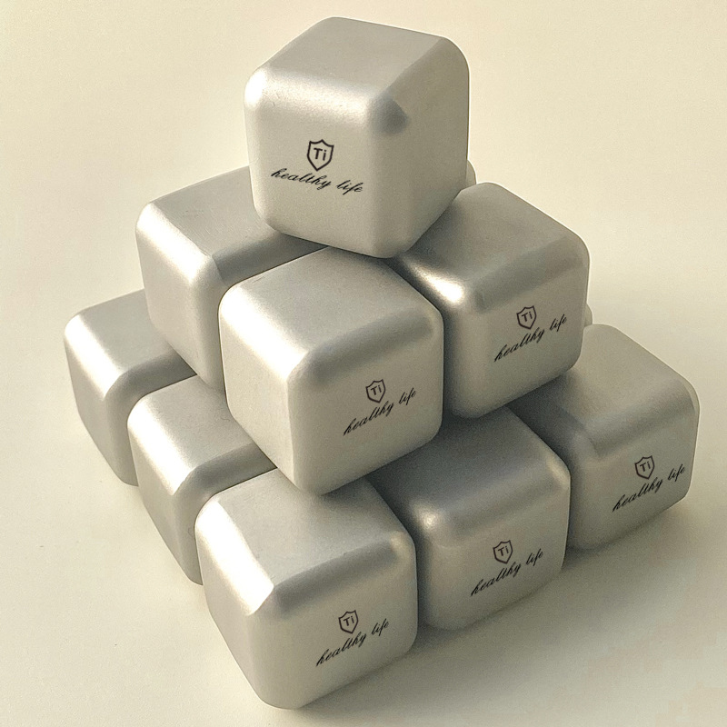 Titanium Purified Stainless Steel Ice Block Mold Food Grade Frozen Ice Grain Mold Whiskey Icestone Quick Frozen Metal Icestone