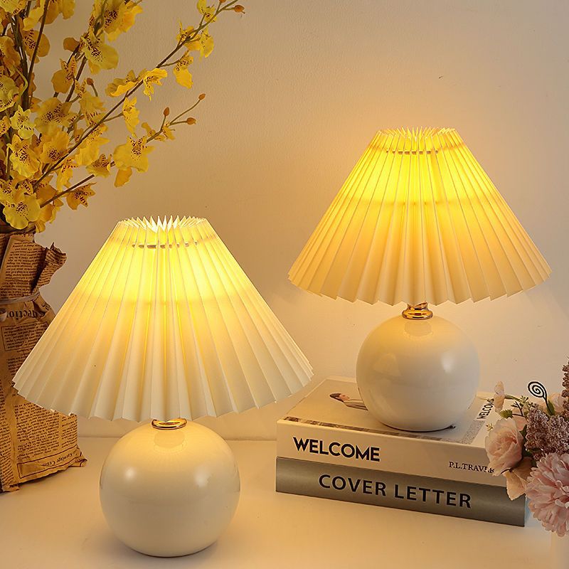 Nordic Ins Style Bedroom Bedside Lamp Net Red Light Girl Warm Nightlight High-end Ceramic Pleated Table Lamp