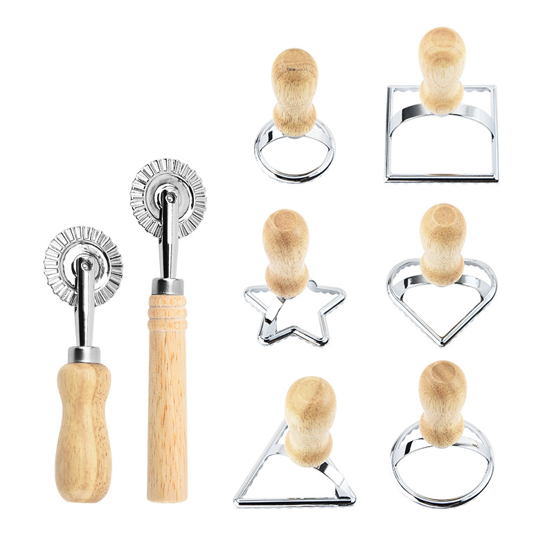 In stock Christmas biscuit mold cake cutter roller cutter Christmas mold biscuit mold baking utensils source manufacturer