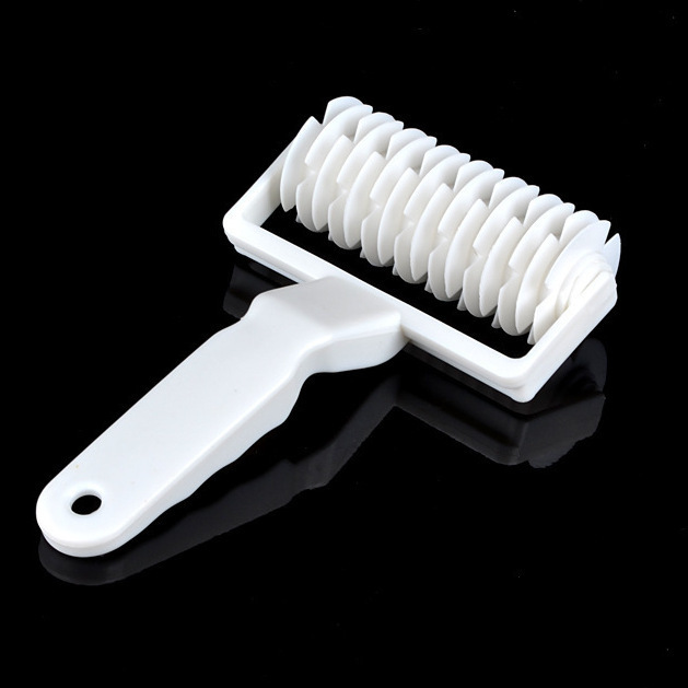Pizza roller knife dessert roller knife pizza mesh knife plastic pizza cutter pizza wire drawing hob baking tool