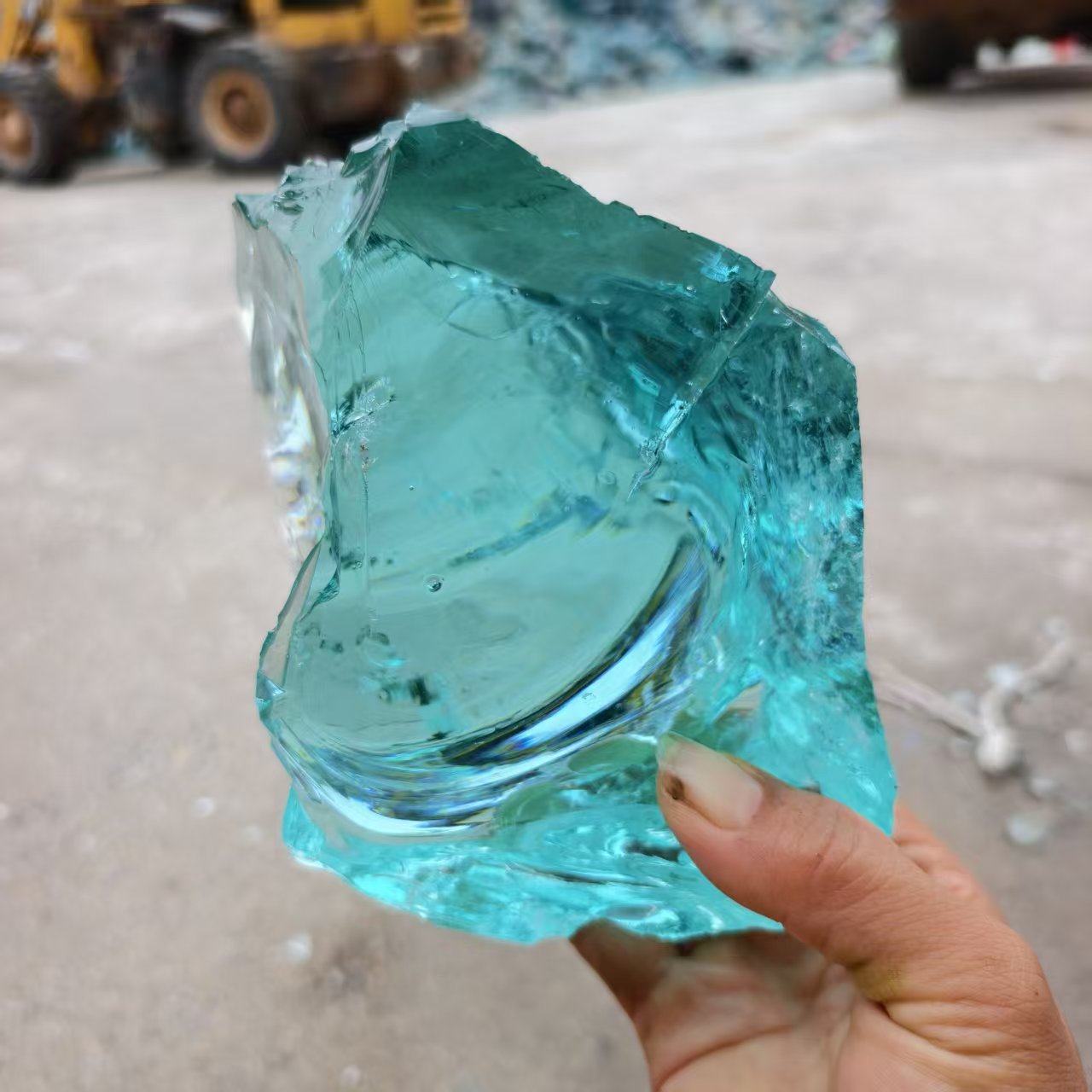 Manufacturer Wholesale Glass Stone Large Pieces for Aquariums, Glacier Stone for Landscaping, Blue Crystal Natural Glass Blocks