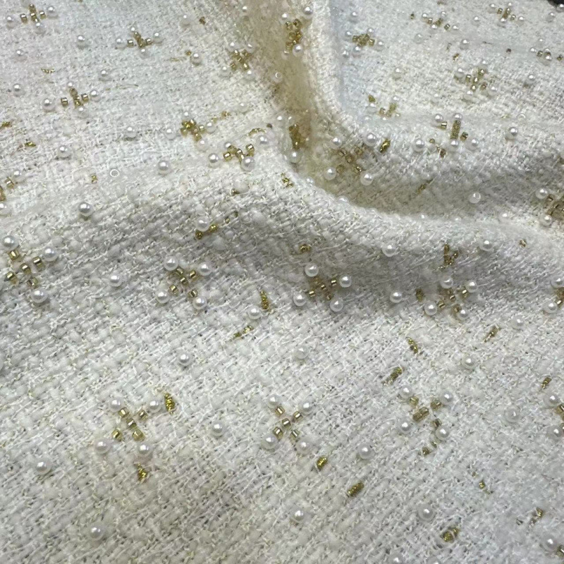 Твидовая ткань с золотой нитью и вышивкой бисером для пальто и платьев осенью и зимой