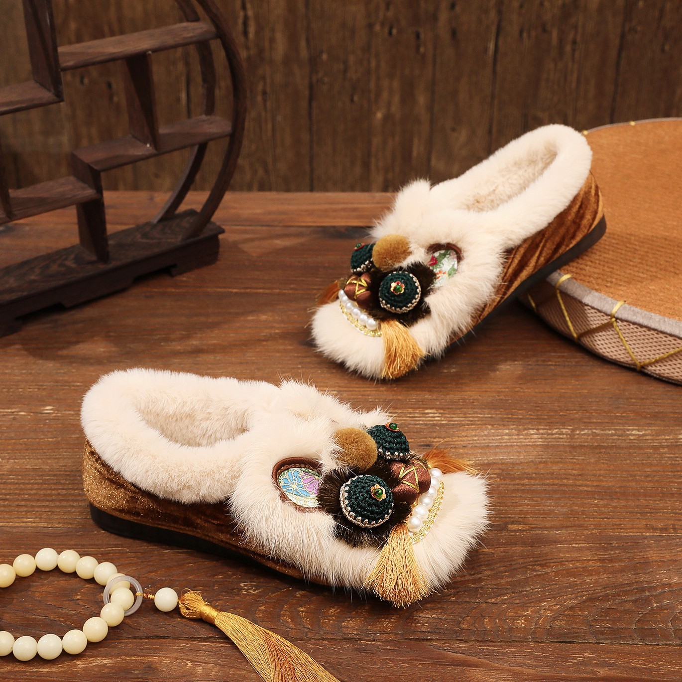 New Fashion Retro Layered Sole Handmade Tiger Head Cloth Shoes for Adults, Original Hanfu Shoes with Ethnic Style
