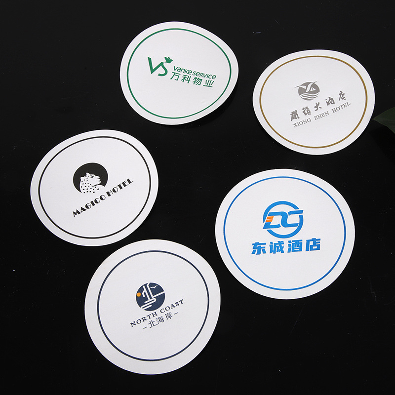 Оптовая продажа одноразовых подставок для напитков, бумажные подставки для отельных номеров, абсорбирующие подставки с логотипом на заказ