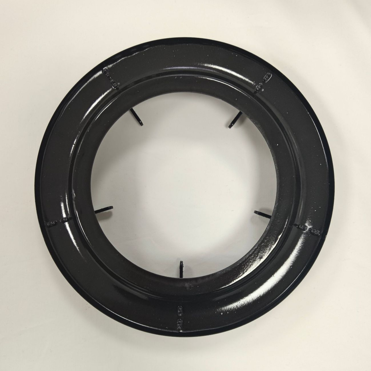 Gas stove accessories enamel hob holder pot holder non-slip liquefied gas/gas stove round conjoined black bracket stove holder