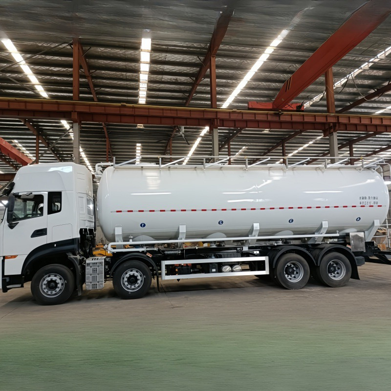 Flour Lime Powder Ash Chicken Feed Transport Truck Pig Feed Transport Truck Pressure Truck Powder and Granular Material Transportation