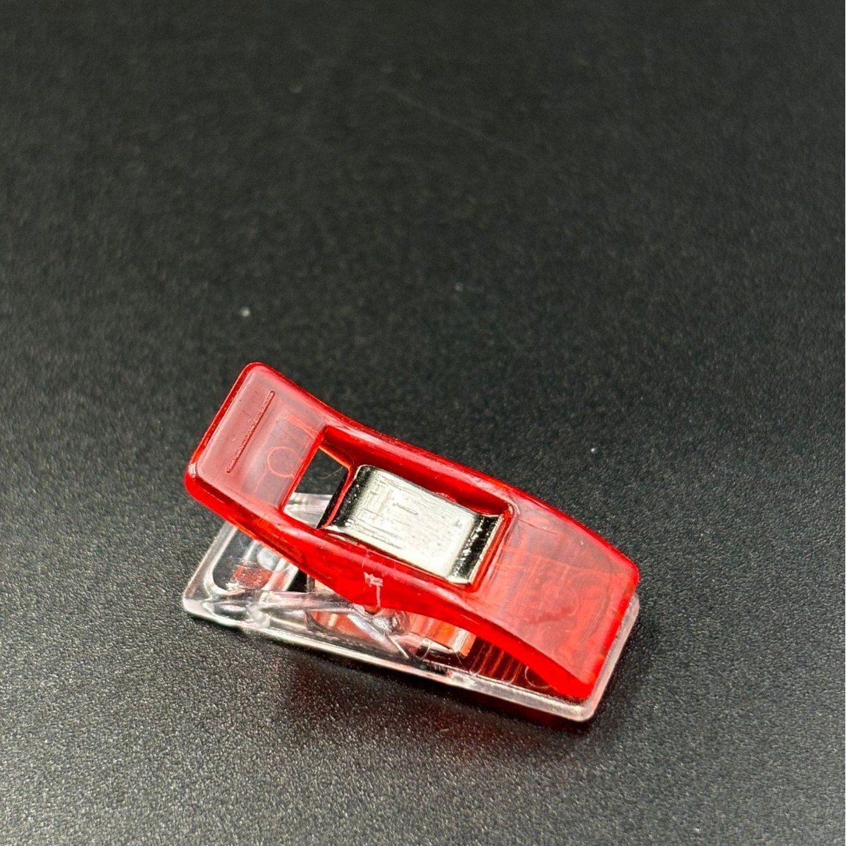 Cross-border selling white and red plastic hemming sewing clip axe clip long tail strong patchwork buckle positioning clip 27*10