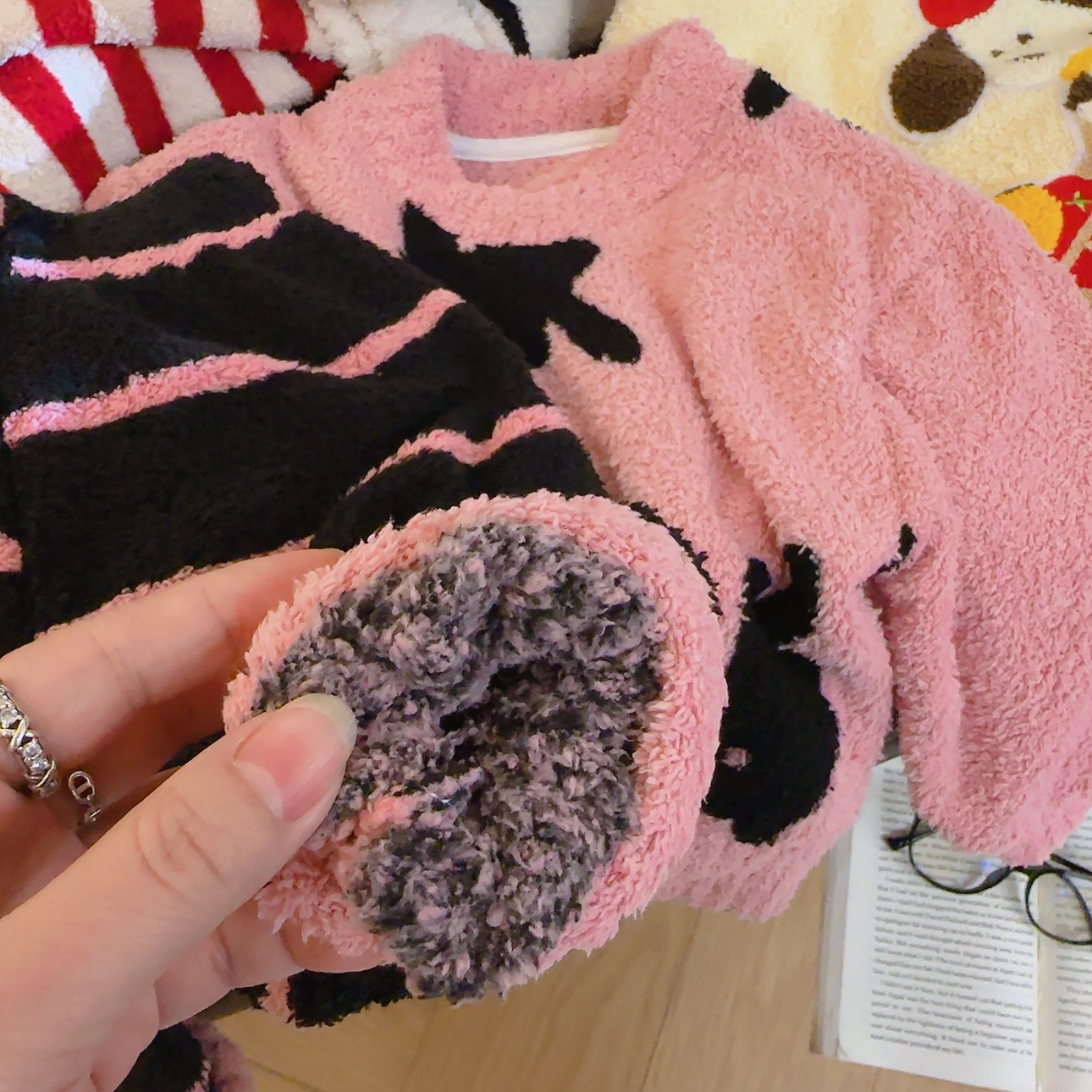 Children's Half-Velvet Pajamas Family Style Autumn and Winter 2025 New Warm and Soft Waxy Cartoon Home Clothes Set for Boys and Girls