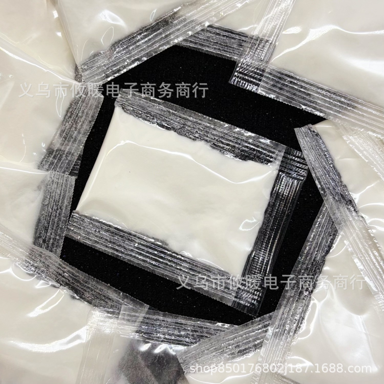 Children's Toy Manufacturer Direct Sales 10g Snow Powder Artificial Snow Christmas Fake Snowflakes Water Turns into Snow Expands When Added with Water