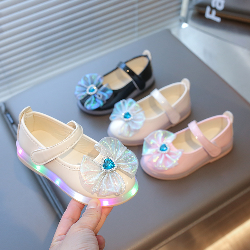Новые весенние туфли для девочек 2025 года, принцесса, с бантом и стразами, светящиеся, кожаные
