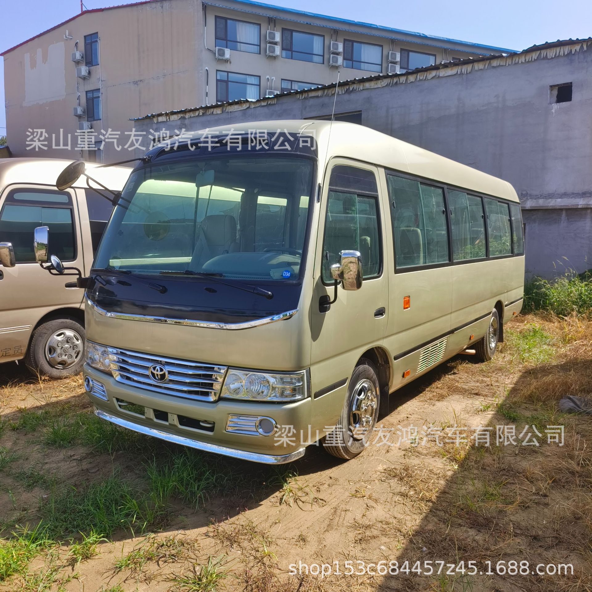 Used Chinese Minibuses, Old Toyota Coaster Buses, Export Medium-Sized Buses with 19-23 Seats All Year Round