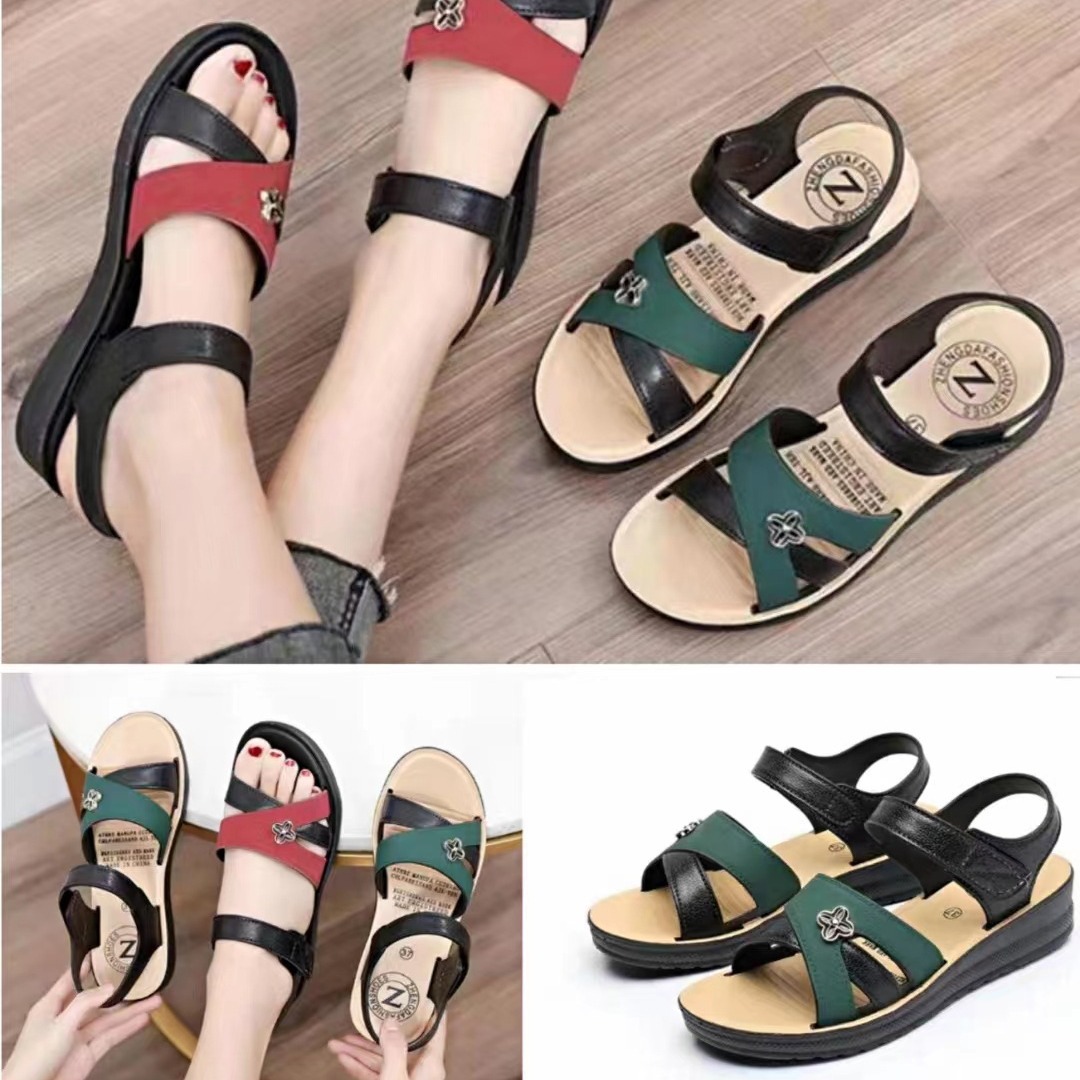 Summer new fashion middle-aged and elderly women's wedge sandals non-slip wear-resistant outer wear breathable platform mom shoes wholesale