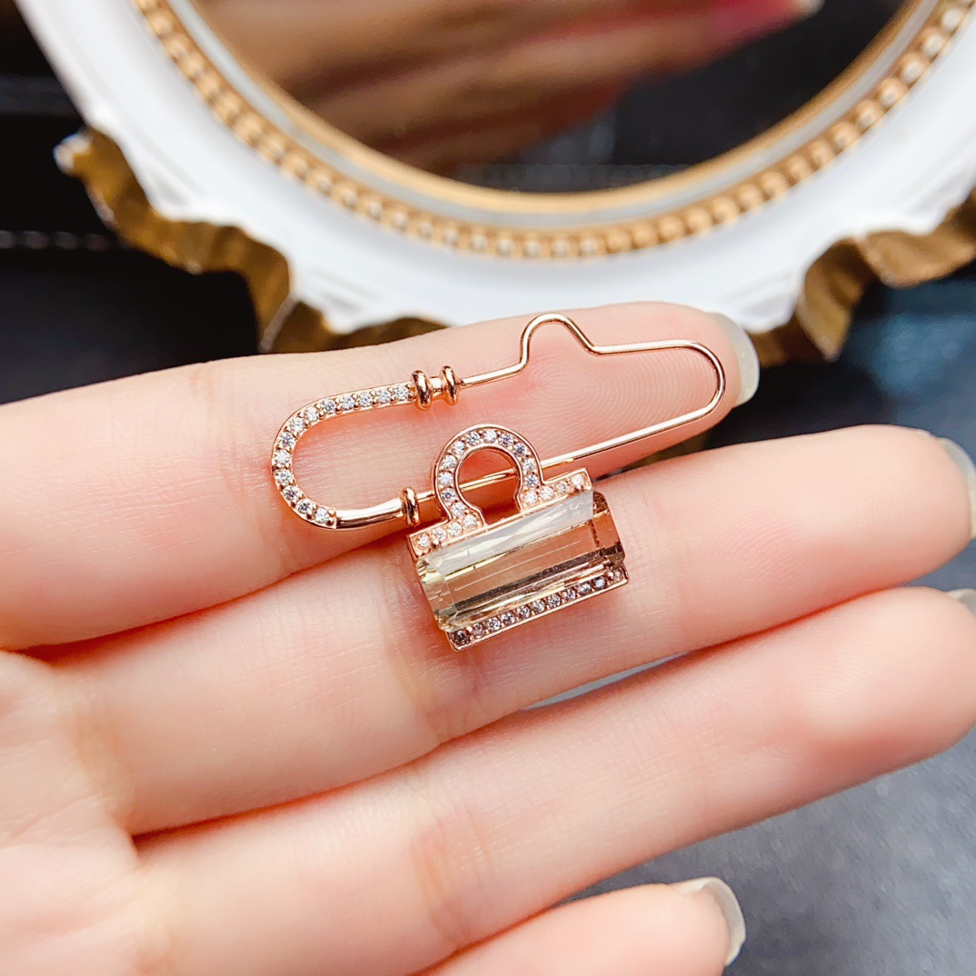 Factory wholesale explosions natural tourmaline brooch S925 silver inlay main stone 6*14 selling Europe and the United States a generation of hair