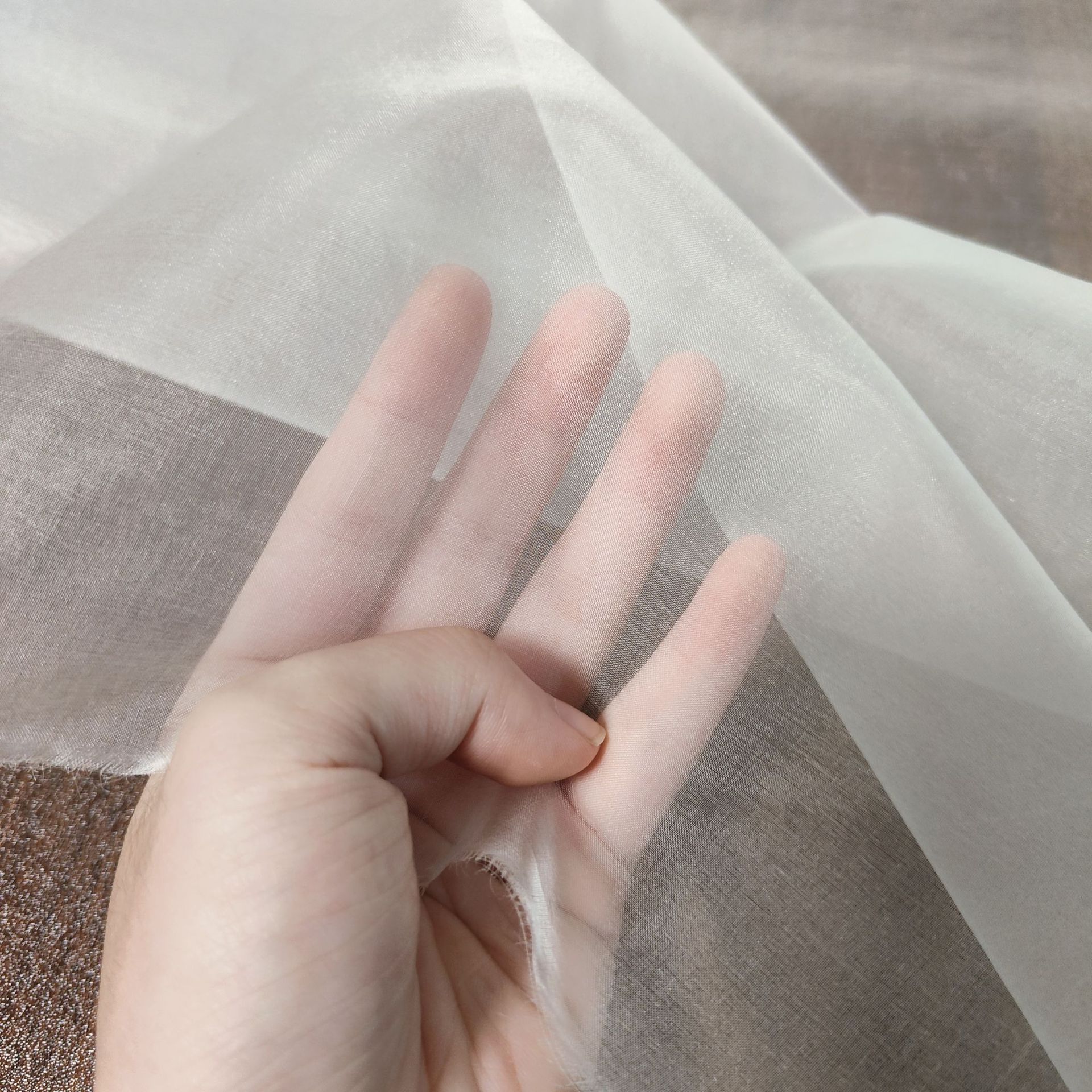 6mm Silk Organza Stiff Mulberry Silk Fabric Tulle Plant-Dyed Floral Silk Fabric Embroidered White Base Fabric