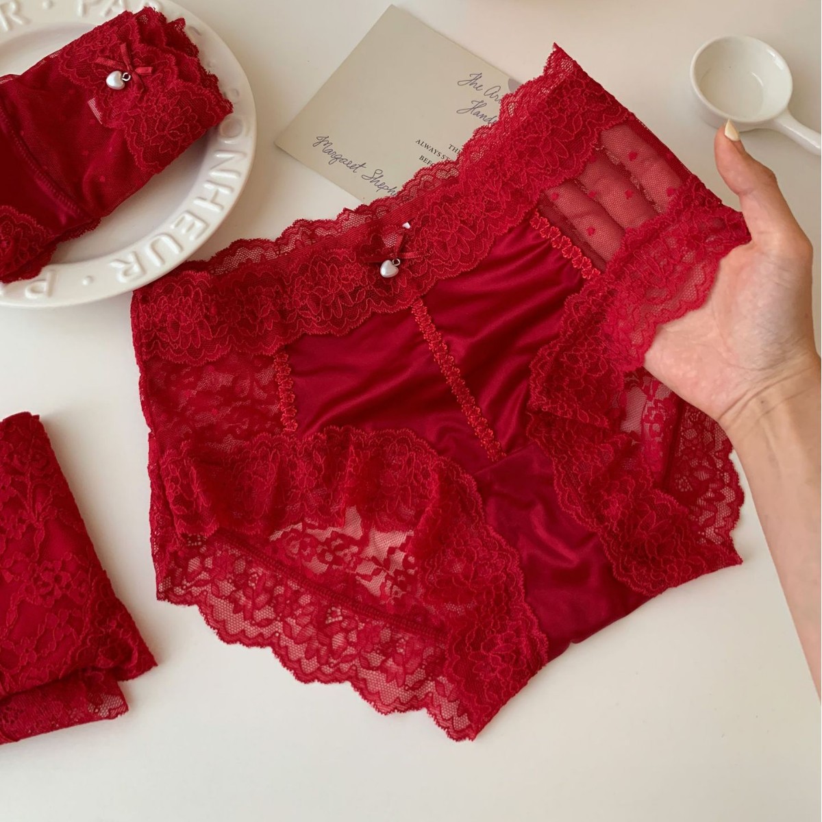 Lady's High-End Red Underwear Women's Pure Cotton Crotch 2025 New Sexy and Seductive Lace Wedding Girls Shorts