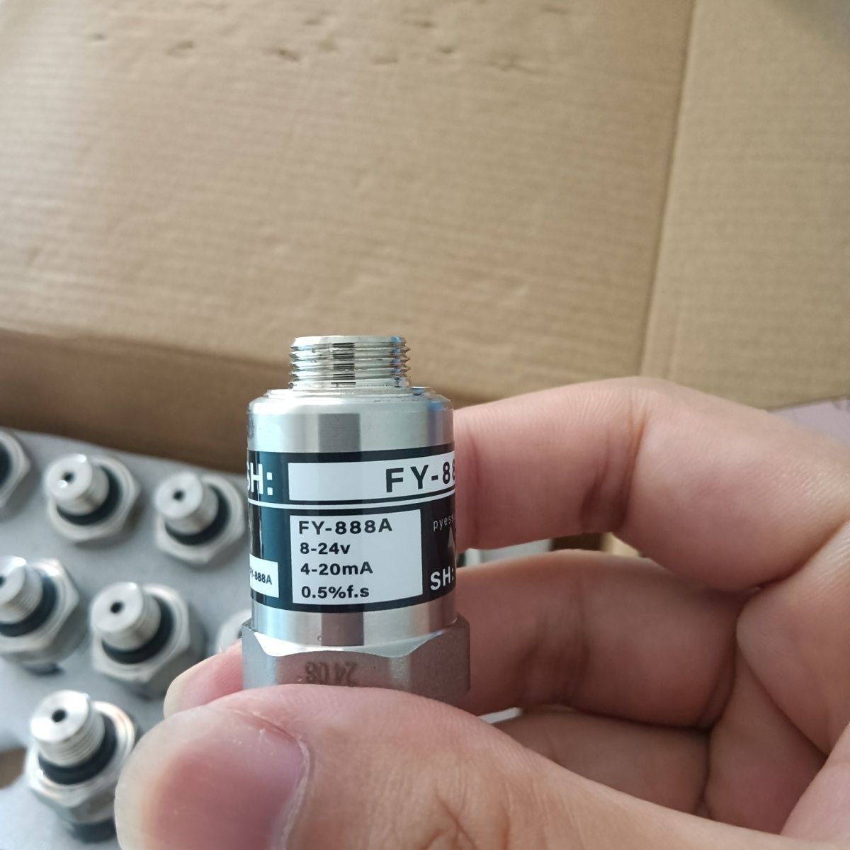 Pressure Sensor Two-Point Tooth Without Wire Probe Current 4-20Ma Voltage 9-36 Volt Universal Air Compressor Water Pump