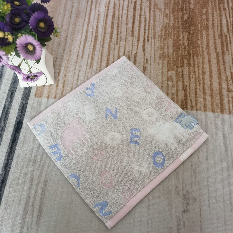 Export Japanese Color Woven Jacquard Untwisted Yarn Embroidered Small Square Towel Fur and Mouse Snap Turtle Kidsren's Hand Towel Handkerchief