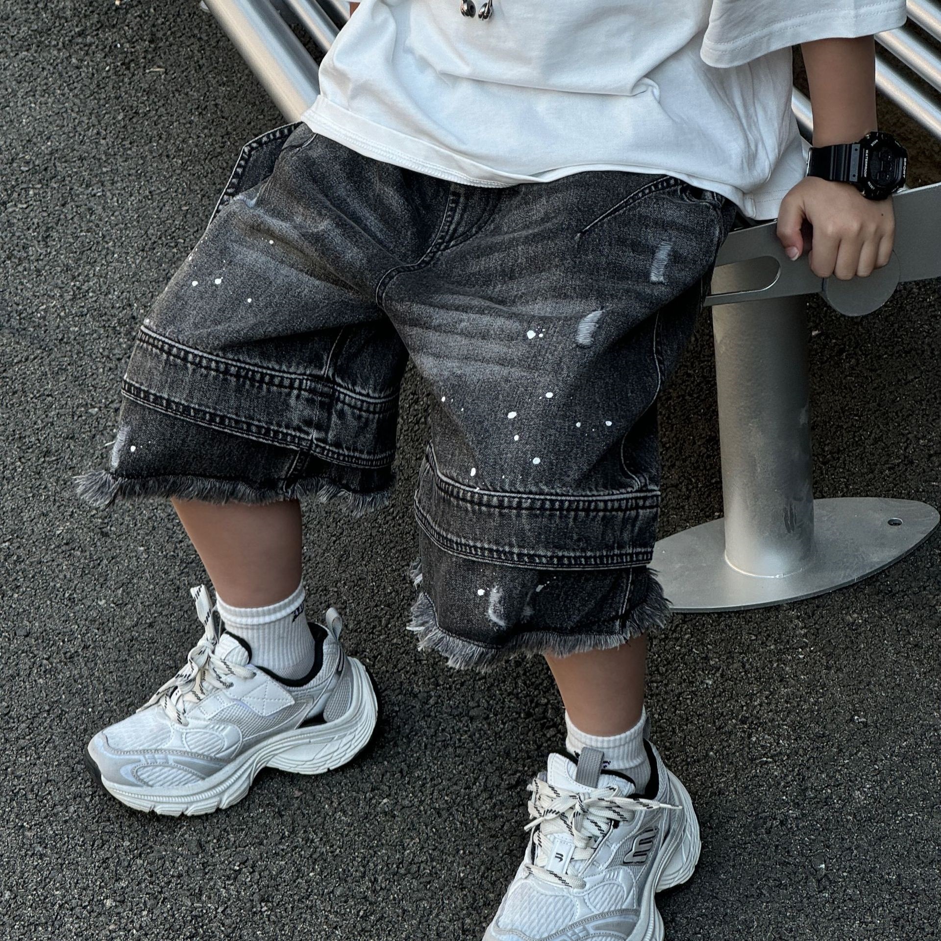 2025 New Summer Korean Style Boys' Versatile Street Washed Distressed Jeans Children's Shorts Trendy