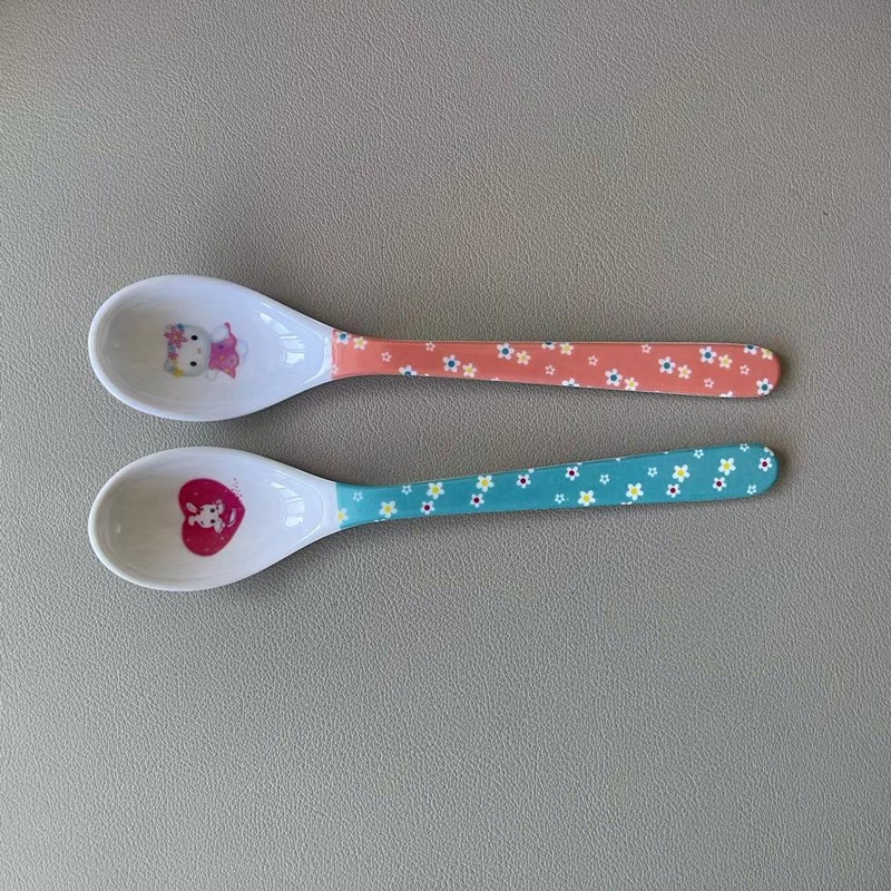 Foreign trade melamine tableware plastic small spoon children feeding spoon imitation porcelain cartoon spoon spoon spoon spoon 1 yuan supply