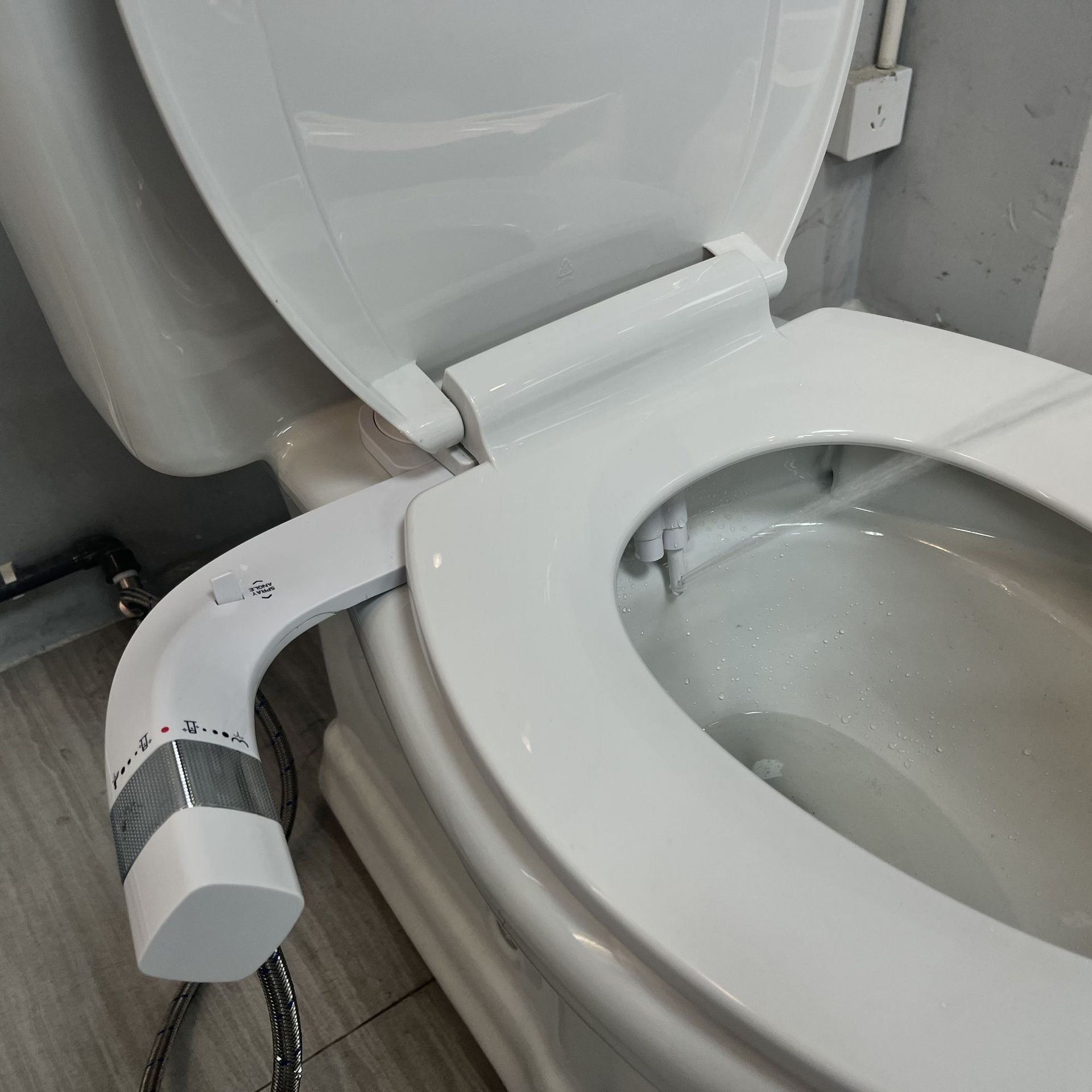 Popular Foreign Trade Cross-Border Small Volume One-Click Quick-Release Bidet Nozzle Adjustable Angle Ultra-Thin Butt Cleaning Artifact