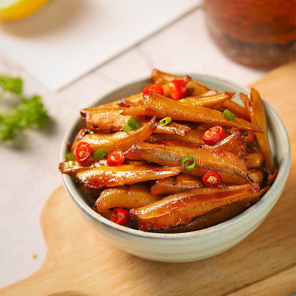 Jin Zi small fish whole box 12g spicy fish dry instant snacks packaging Mao Mao fish leisure snacks wholesale whole box