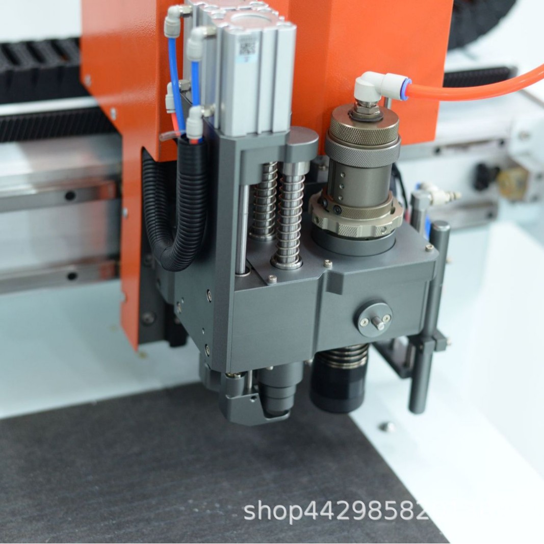 Cnc Precision Honeycomb Cardboard Vibrating Knife Cutting Machine Shoe Industry Carton Proofing Machine Leather Shoe Bag Cutting Machine