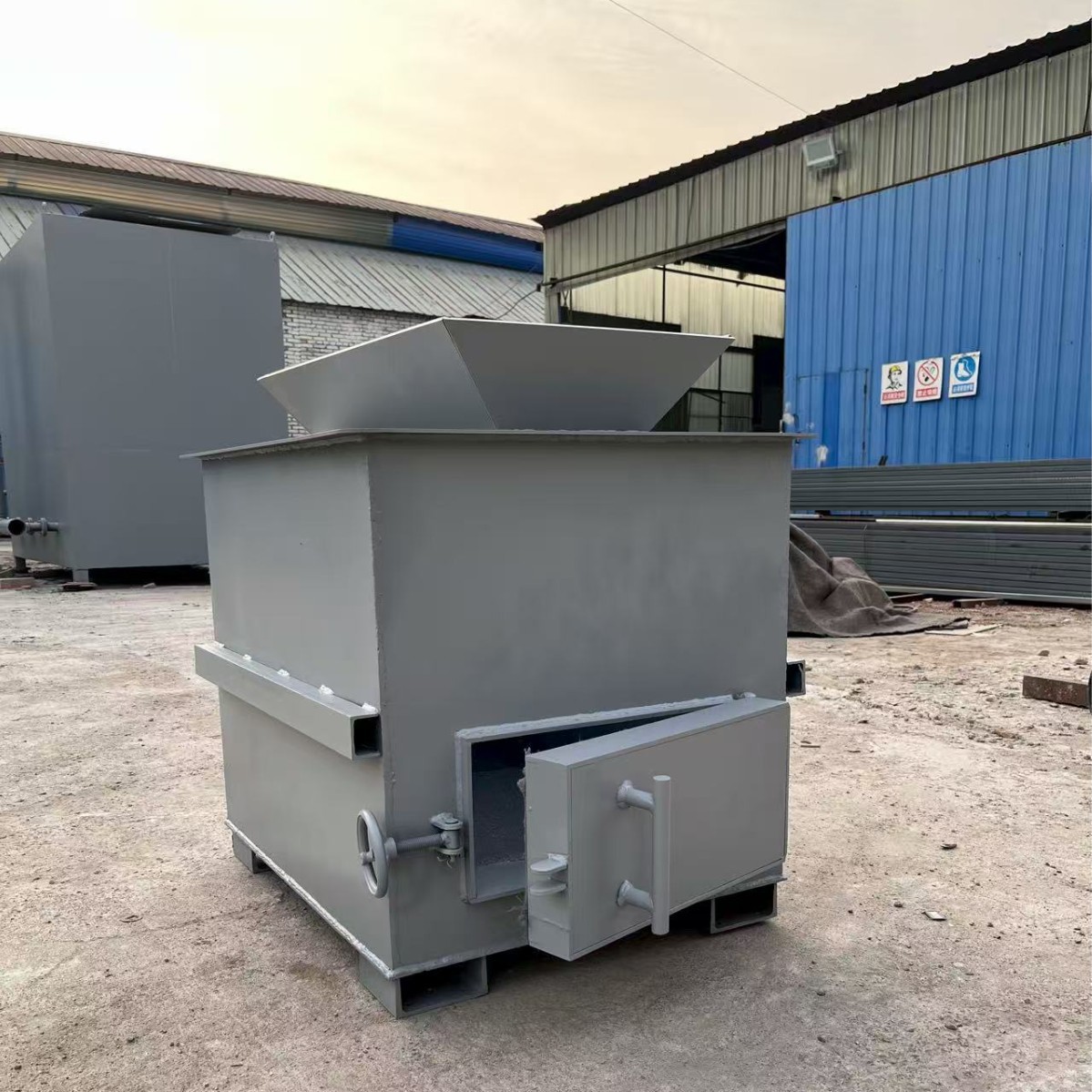 Smokeless and Odorless Household Waste Incinerator Hospital Cable Pet Corpse Clothes Car Seat Industrial Waste Incinerator