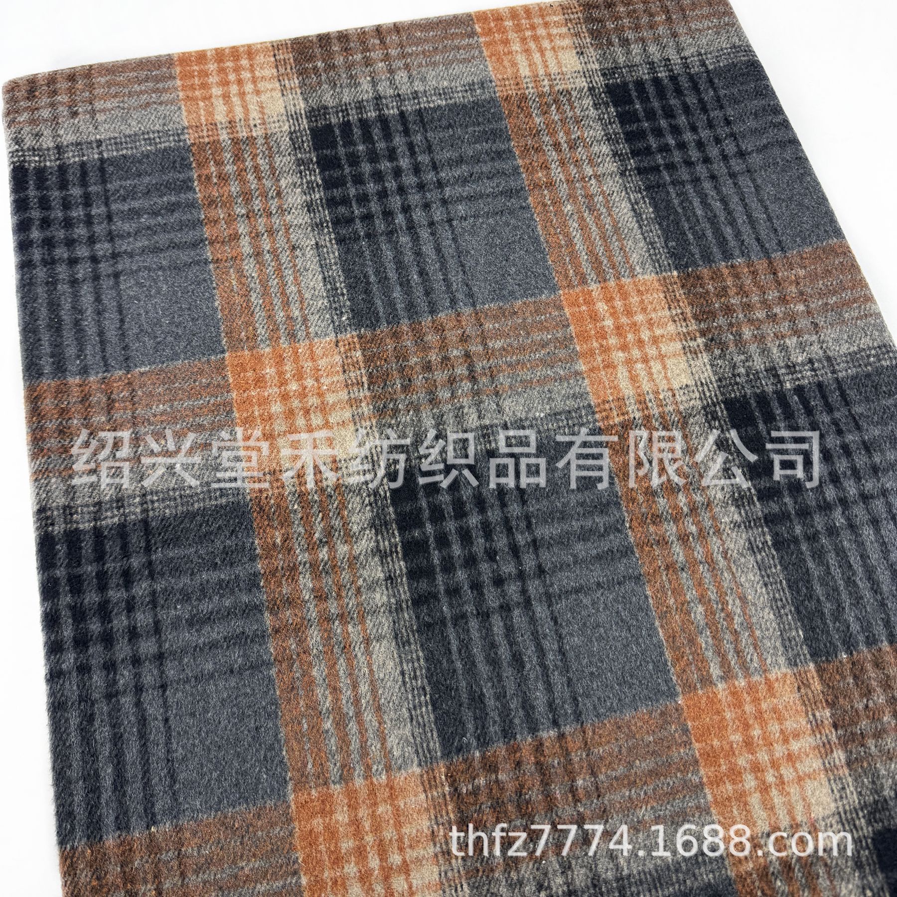 New Style Smooth Woolen Plaid Fashion Autumn and Winter Woolen Coats, Shoes, Hats, Bags and Woolen Fabrics