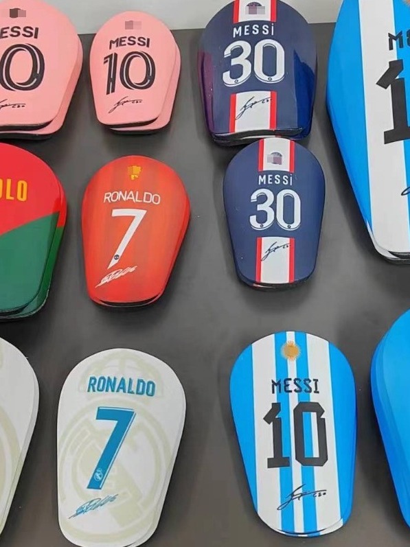 Star mini football leg guards socks adult children carbon fiber Messi thick guard sports guards wholesale