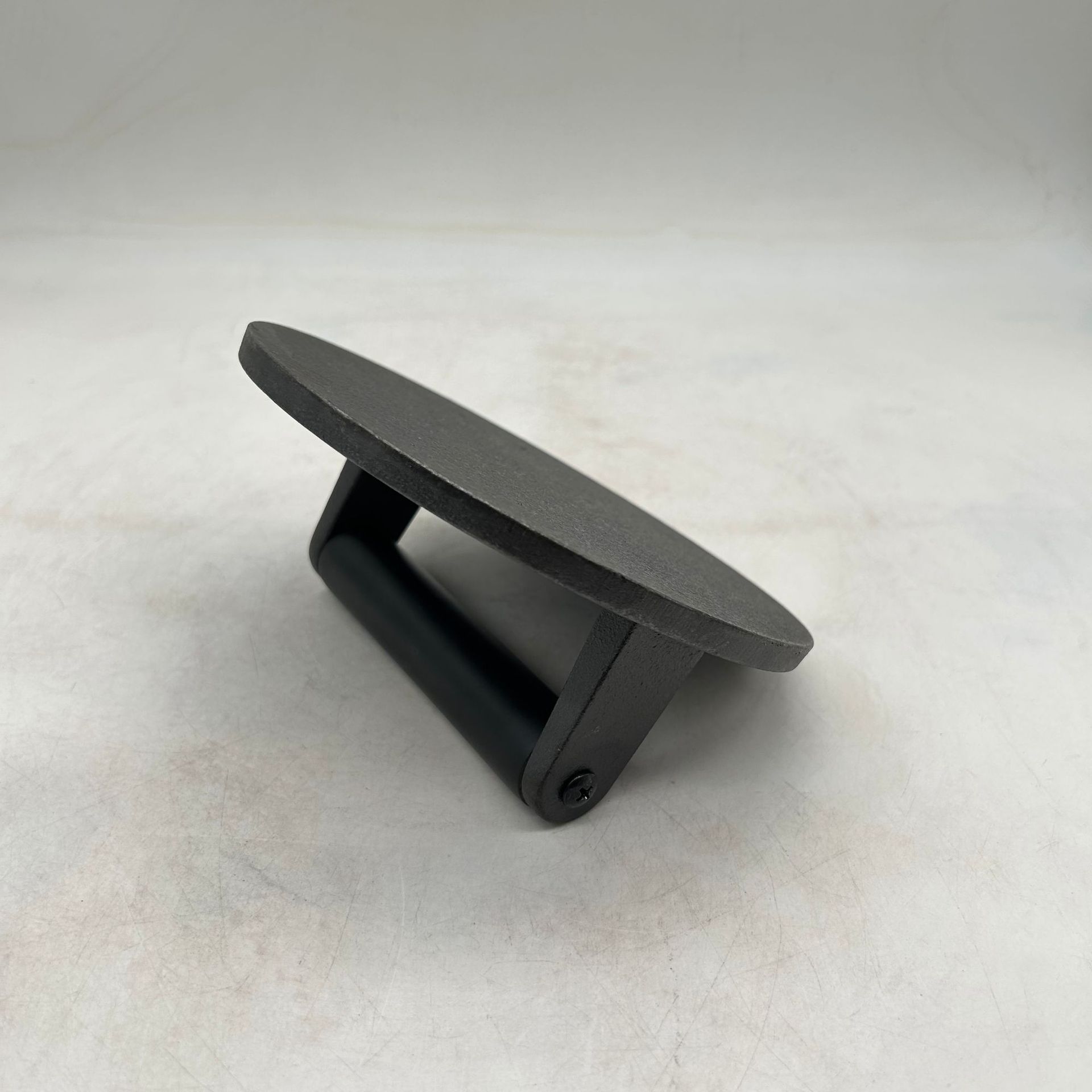 Cast iron round meat press 16.5cm flat bottom meat press outdoor picnic barbecue uncoated meat press