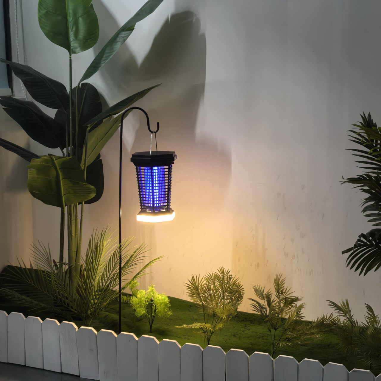 Lingtuo's New Solar Mosquito Killer Lamp + Camping Lamp + Lawn Lamp Three-In-One USB Rechargeable Mosquito Killer and Repellent Lamp