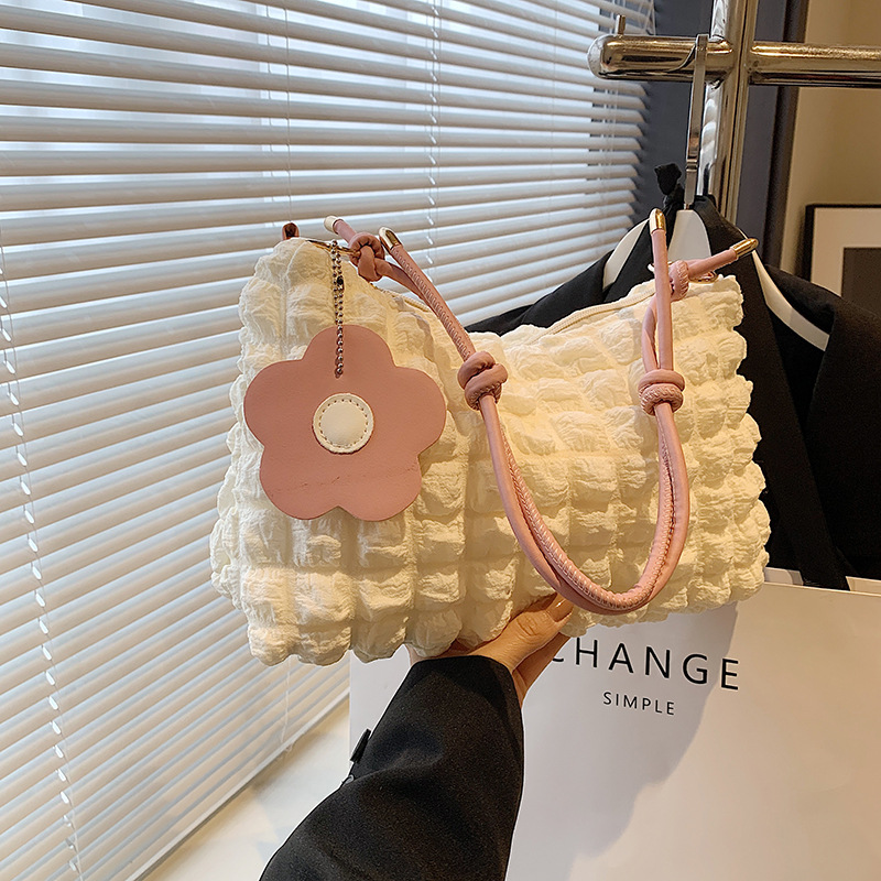 Складная большая вместительная модная корейская сумка, однотонная маленькая свежая сумка с узлом, новая сумка-мессенджер для женщин 2024