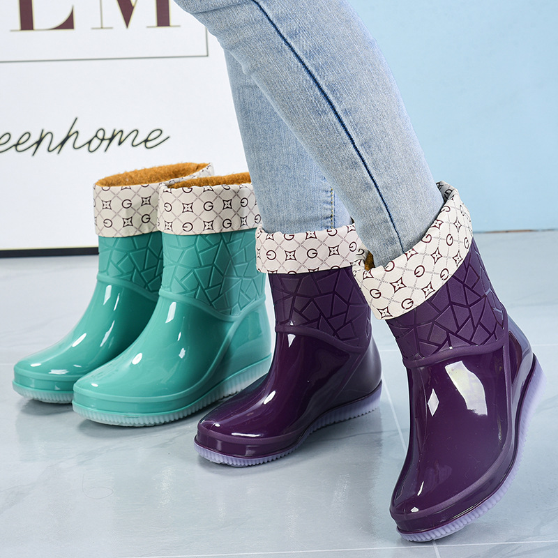 Jelly Non-slip Thickened Rain Boots Women's Summer Outerwear Plastic Rubber Shoes Wear-resistant Rain Boots Short Tube Fashionable Waterproof Shoes Overshoes