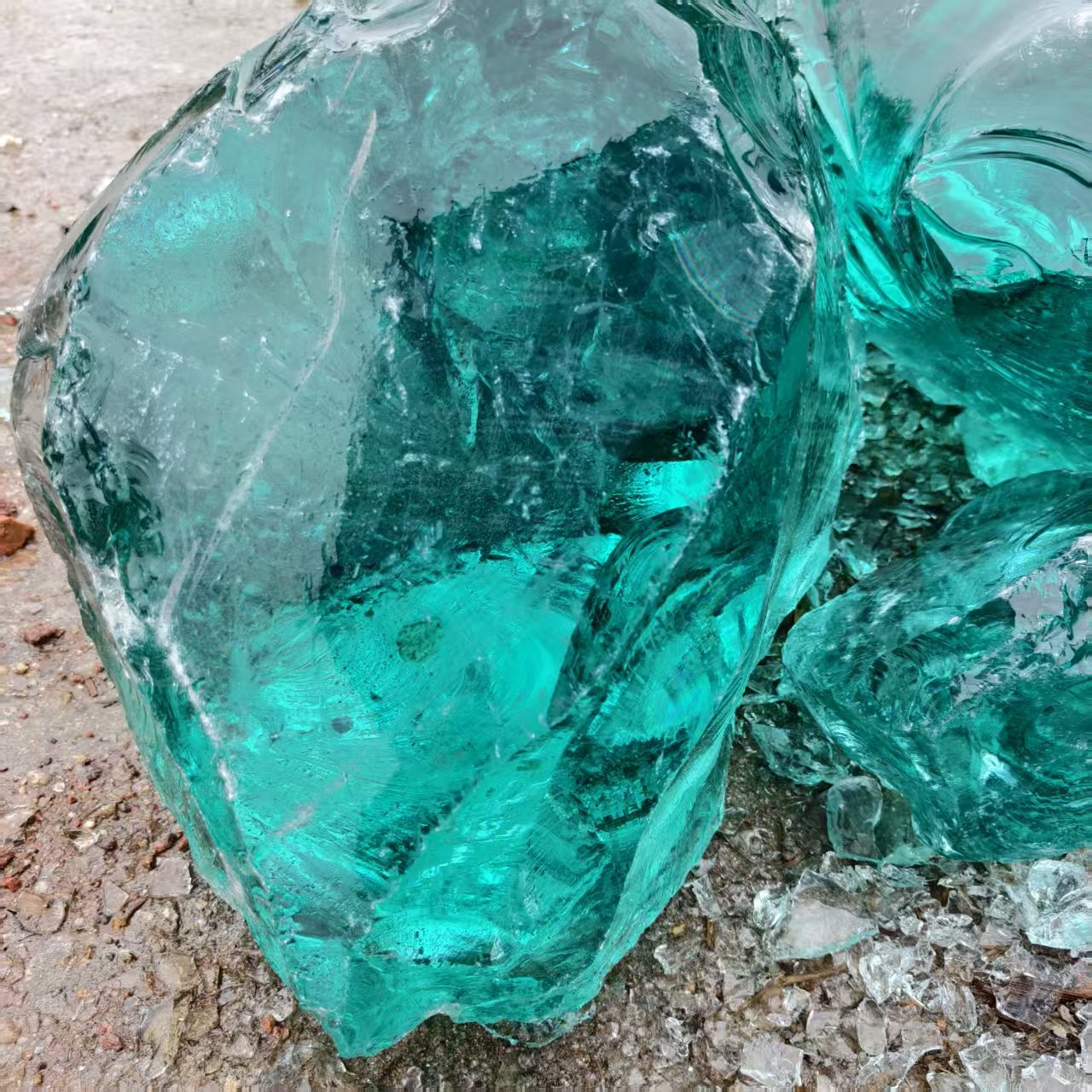 Colored Glass Block Manufacturer Natural Glass Stone for Stone Cage Wall Aquarium Decoration Landscaping Glass Gravel Sea Glass Stone