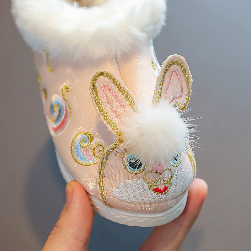 Winter girls' Hanfu shoes New Year's greeting shoes Children's embroidered shoes fleece-lined thick warm cotton-padded shoes Chinese style ancient costume short boots