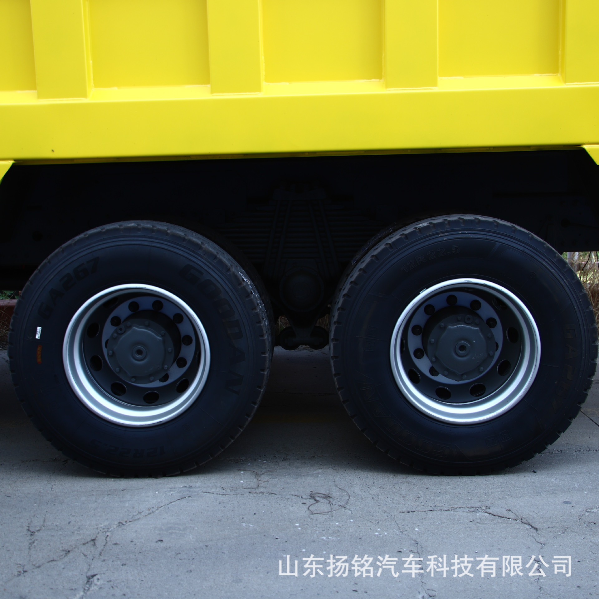 Overseas Supply of Heavy-Duty Truck Front Four Rear Eight Dump Truck Sand and Gravel Truck 371 Horsepower Rear Flip Dump Truck