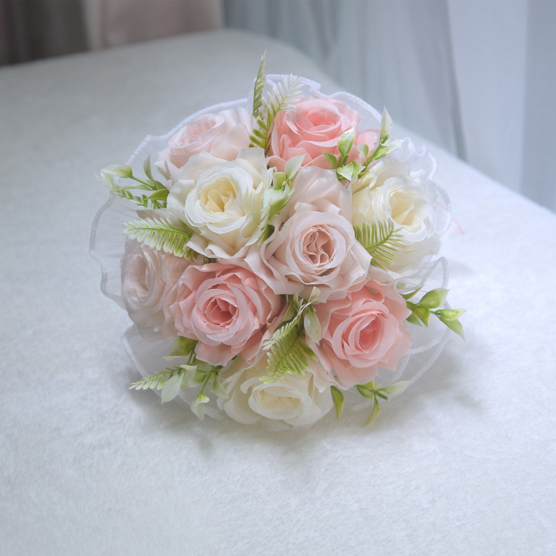 196 Western-style Outdoor Wedding Simulation Rose Holding Flower Pearl Mesh Handheld Bouquet Bridal Holding Flower