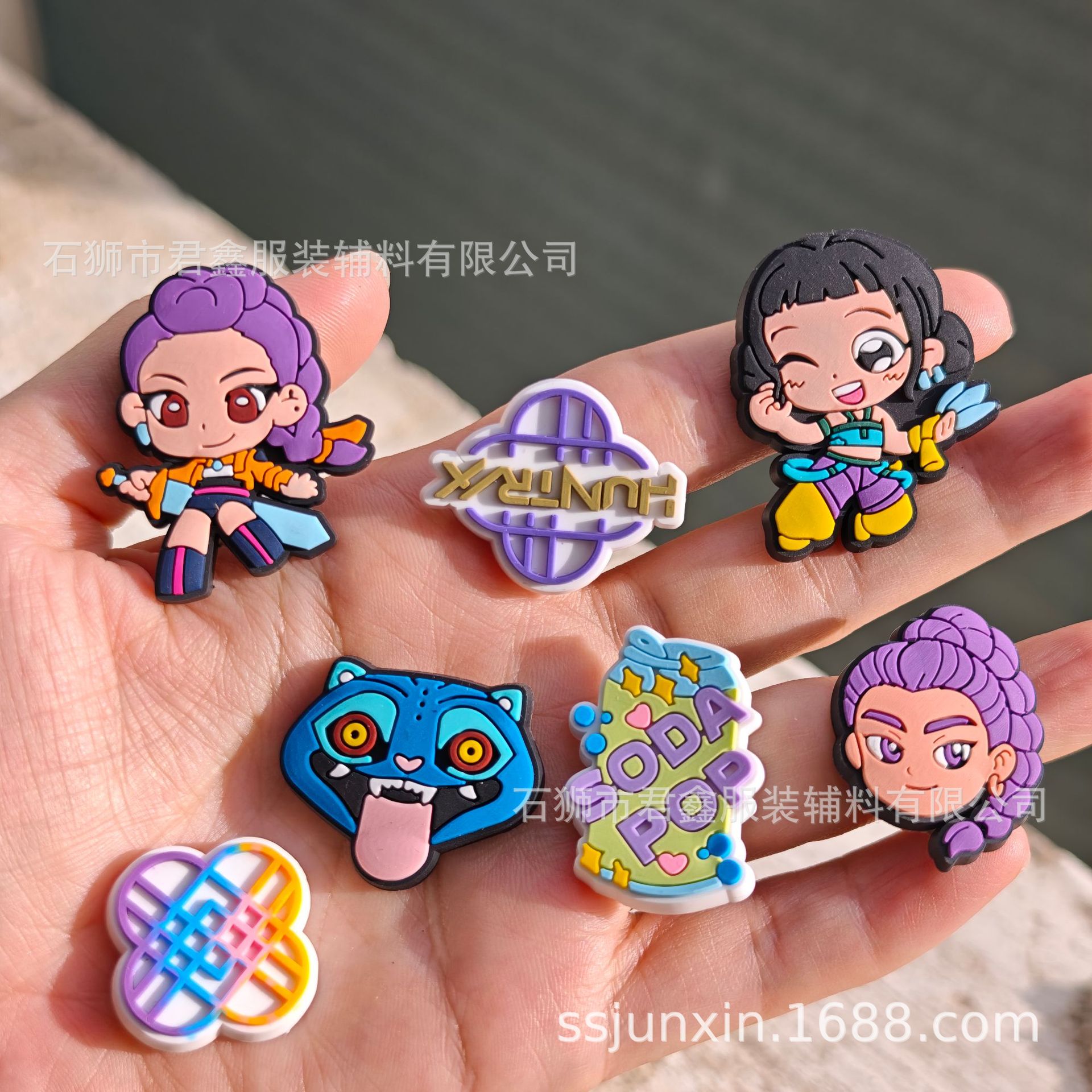 Kpop Demon Hunters Croc Shoes Flower Shoe Buckle Demon Hunter Girl Group Pvc Patch Factory Direct Sales