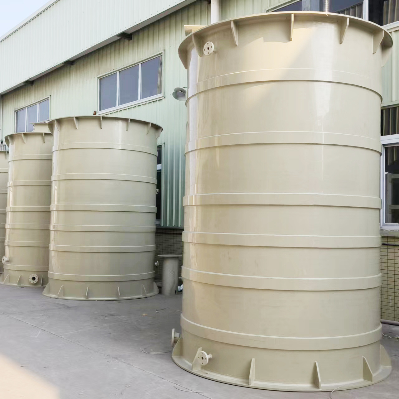 Pp Liquid Mixing Tank Sewage Treatment Equipment Plastic Chemical Storage Tank Manufacturer Custom Pressure-Resistant Variable Frequency Mixing