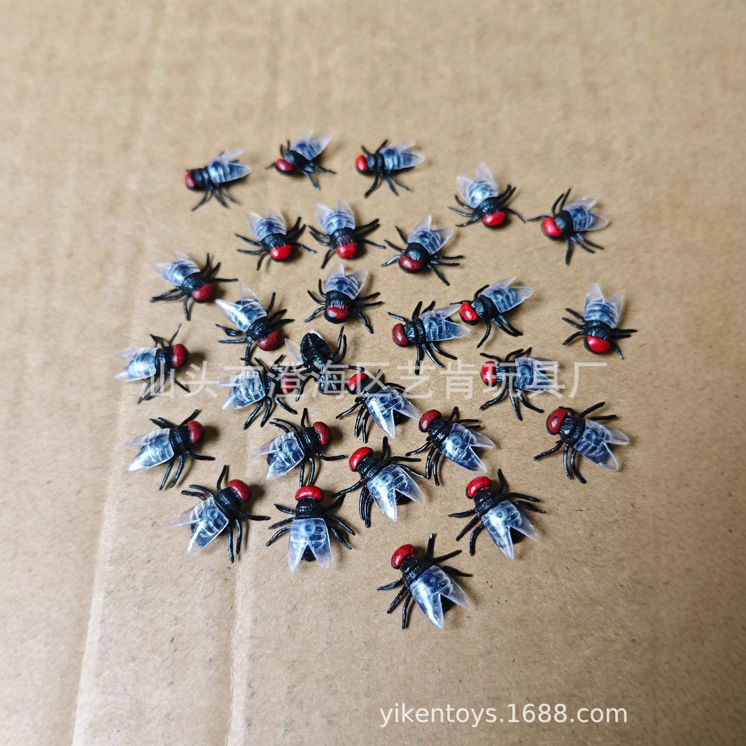 Cross-border spider whole person toy fly cockroach centipede scorpion funny scary disgusting April Fool's Day prank props