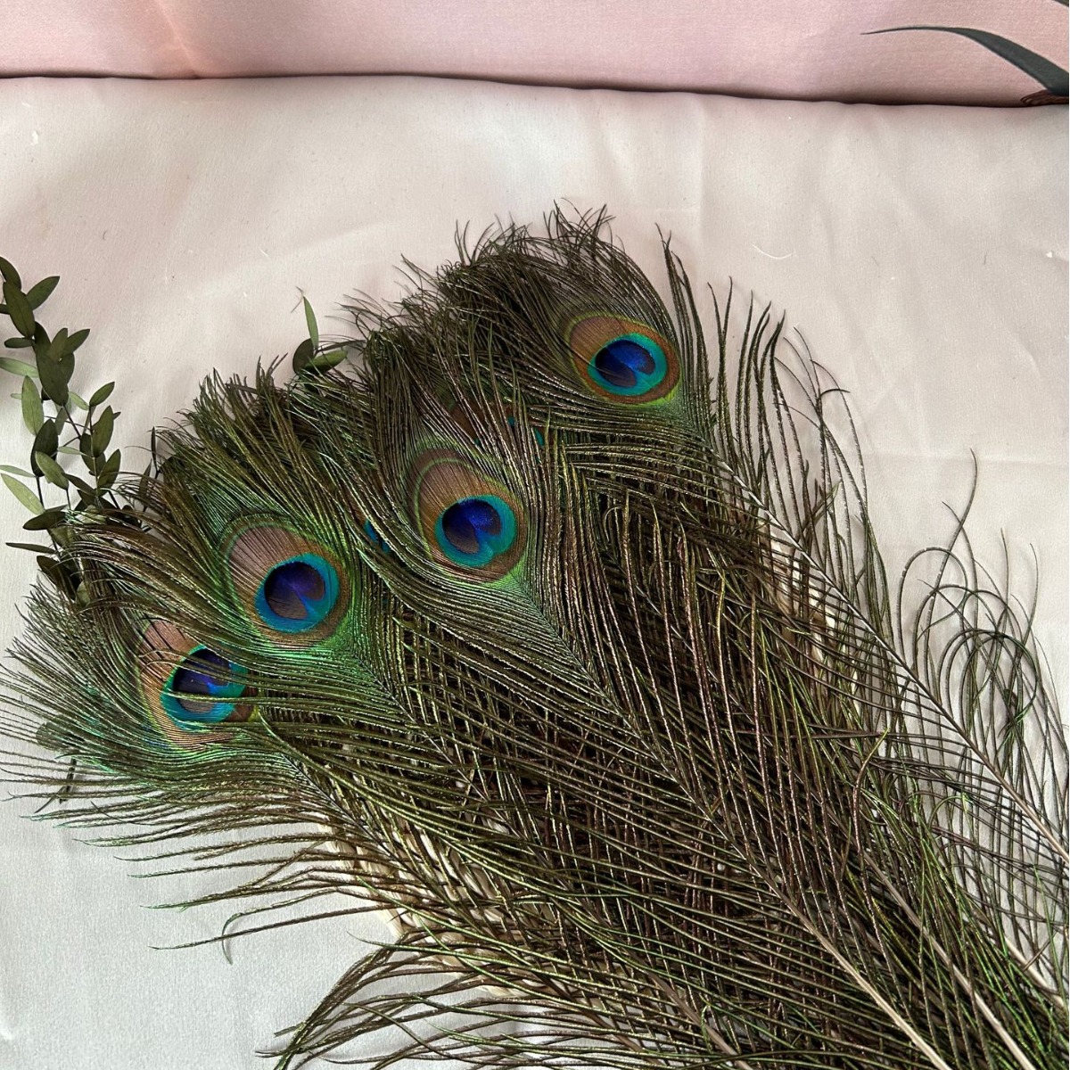 in stock supply 25-130cm natural peacock feather tail peacock feather wedding DIY feather wholesale