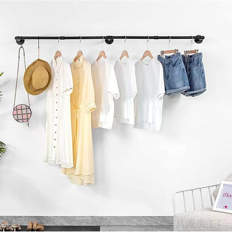 Витрина для одежды промышленная вешалка из водопроводных труб для мужской и женской одежды