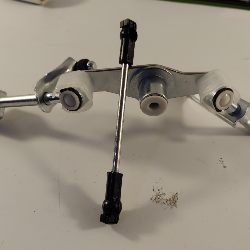 Suitable for Kaifeng Yubao Shift Mechanism 96332660 Gear Lever Bracket 25186916, 9648203