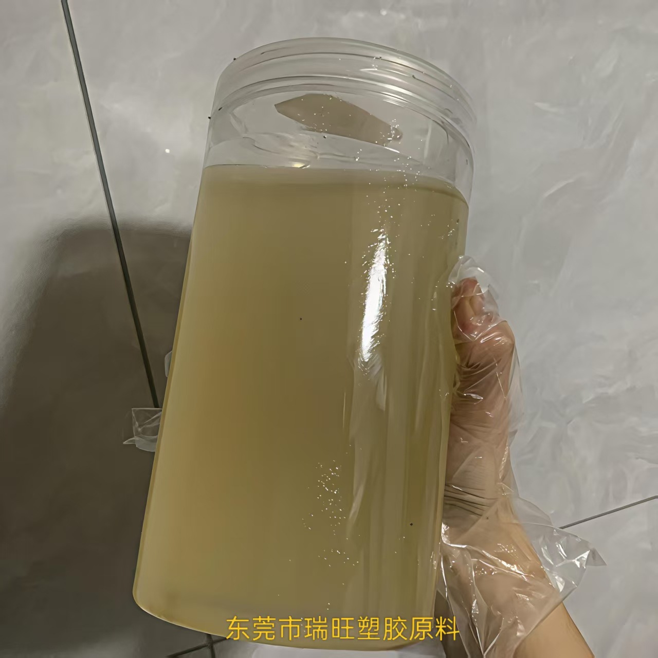 Жидкая бутиловая резина, молекулярный вес 50000, вязкость Муни 17-24, хорошая прочность, антикоррозийные и химические свойства