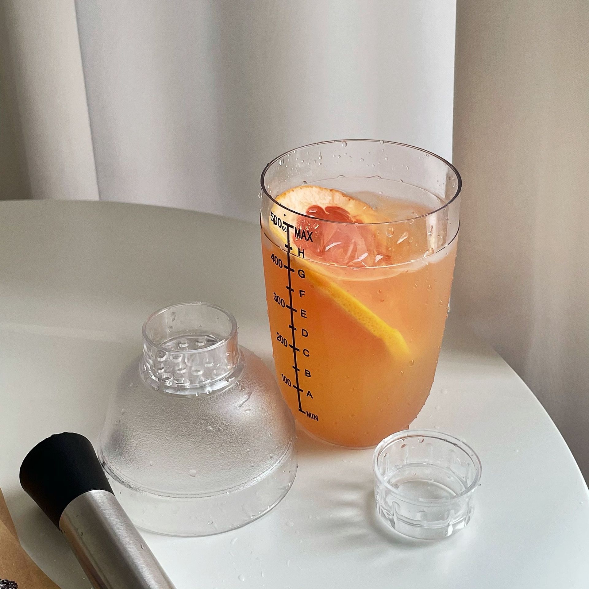 Splash-proof cover shaker shaker suit hand shake cup shaker pot lemon tea milk tea shop special tool with scale