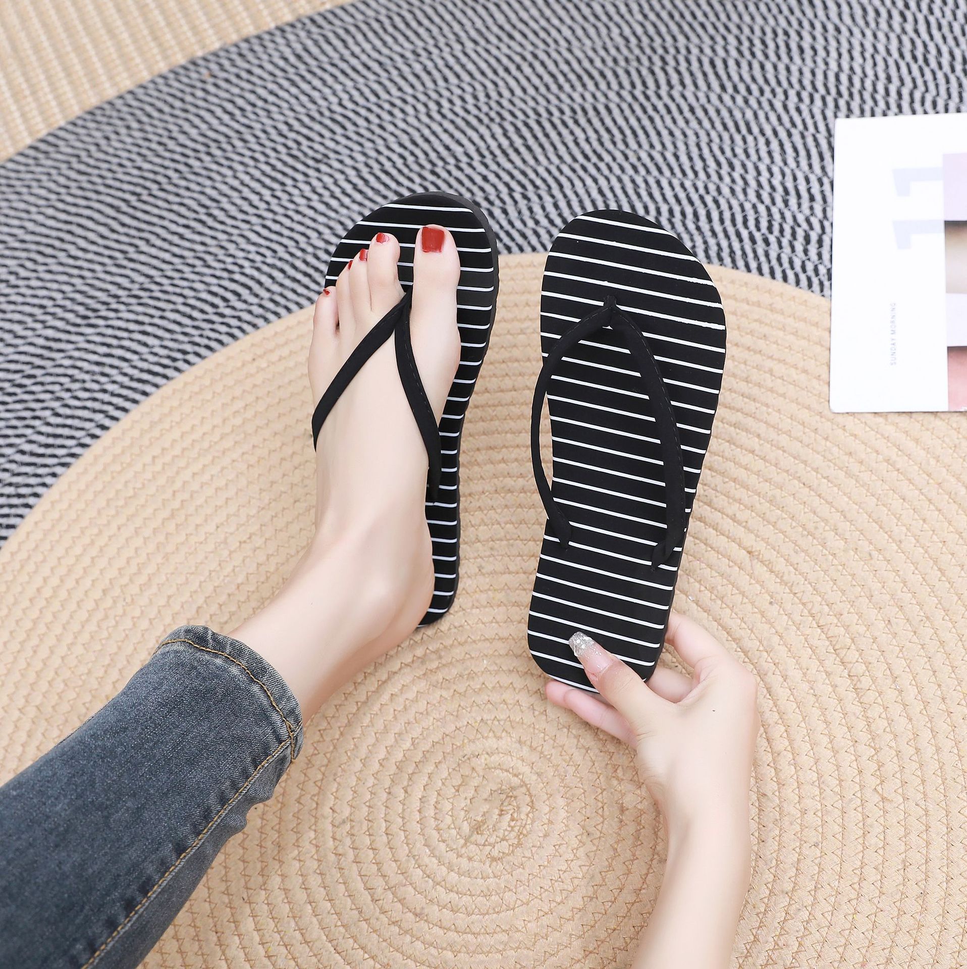 New flip-flops women's flip-flops flip-flops summer ins popular Net Red Beach seaside outdoor flip-flops