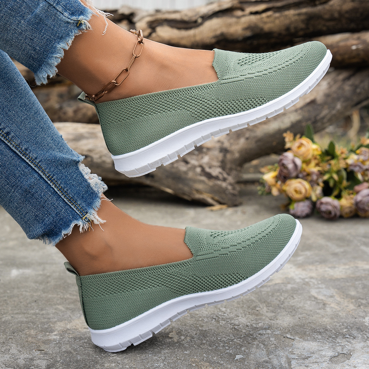 Spring and Summer New Style Shallow Mouth Fly Woven Shoes, Lightweight and Comfortable Shoes for Middle-Aged and Elderly People, Breathable Flat Shoes, Slip-On Shoes