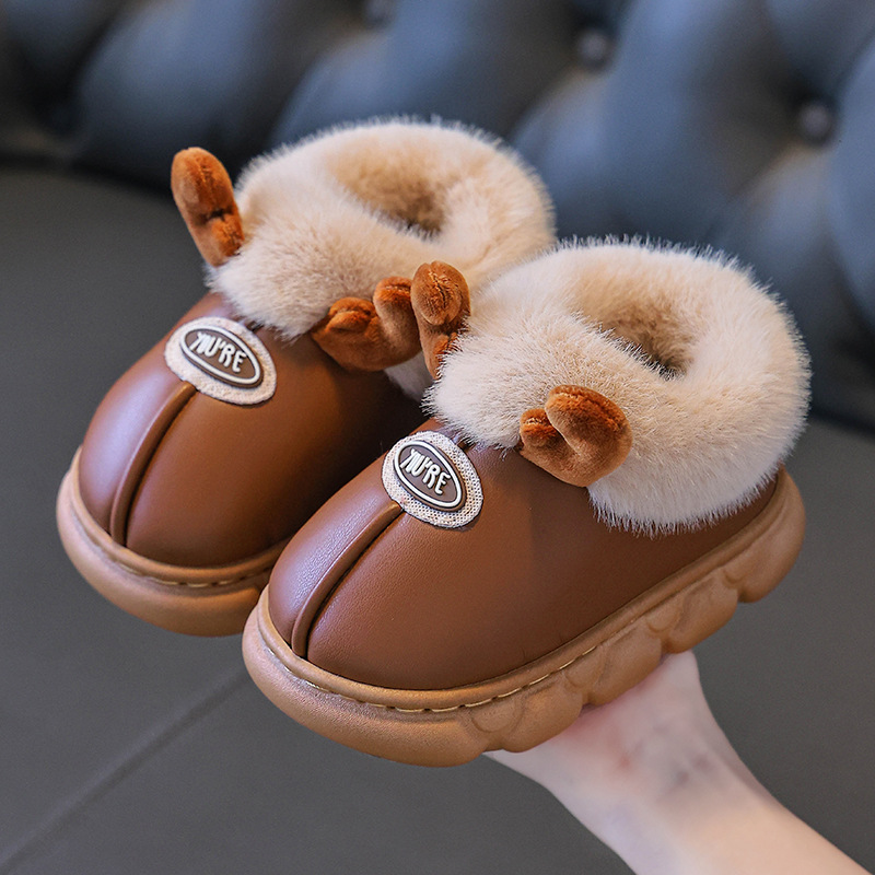 Зимние детские хлопковые туфли 2025 года для мальчиков и девочек, мультяшные, милые, 1-9 лет, домашние, нескользящие, теплые, водонепроницаемые хлопковые тапочки