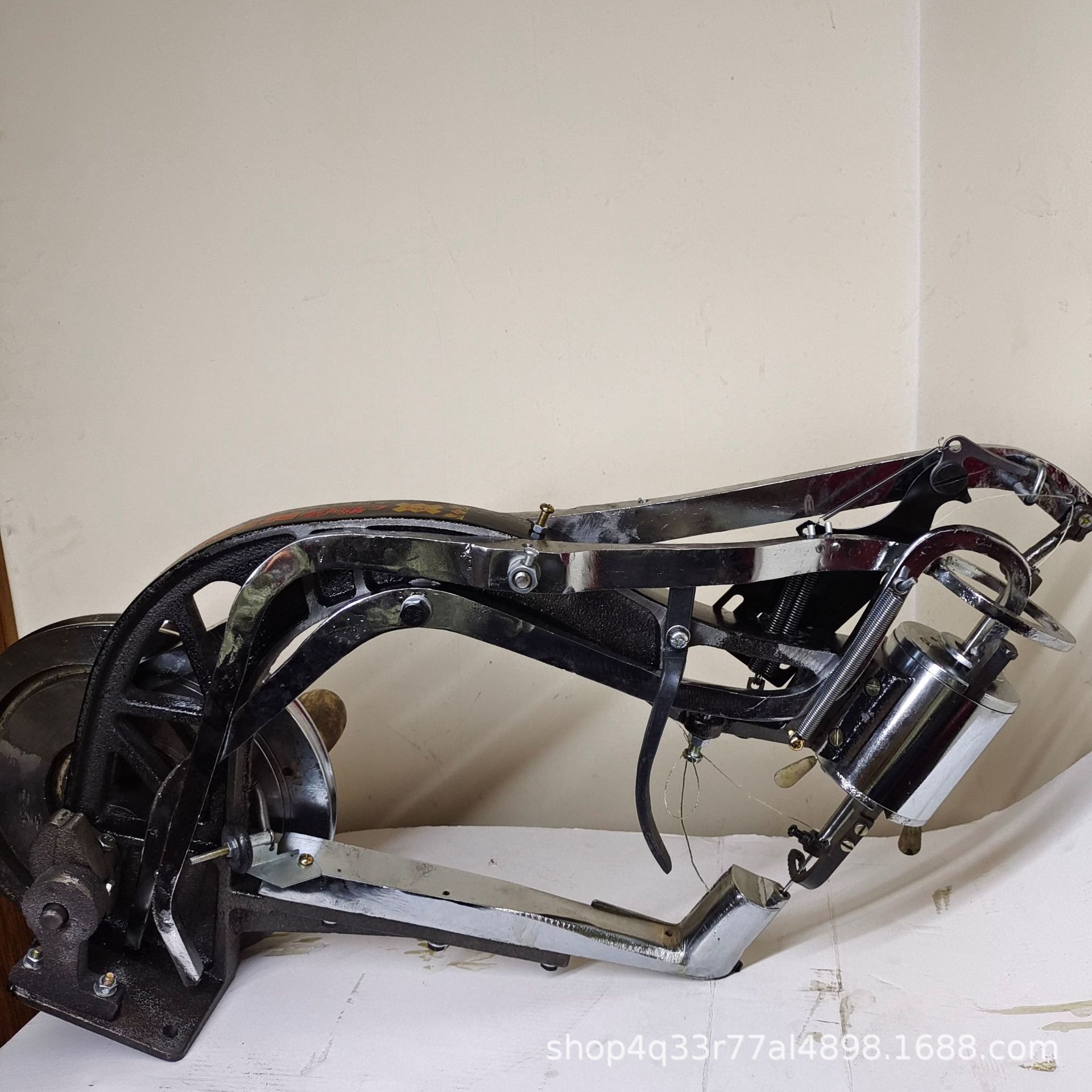 Hand-cranked oblique head shoe repair machine flat head shoe repair machine stitching machine shoe use online machine hand-cranked shoe repair machine